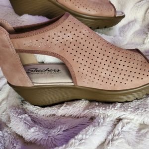 Skechers Memory Foam sandals Sz7